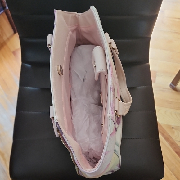 🌸✨Guess Floral Tote Bag – Cream & Purple - Picture 2 of 3